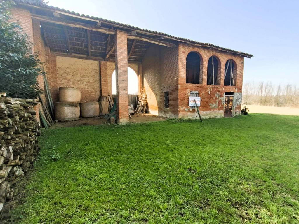 Rustico / casale a Valfenera in Frazione San Sebastiano - Foto 4
