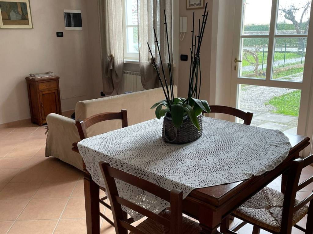 Casa indipendente a Lucca in Via dei Ramacciotti, 233 - Foto 2