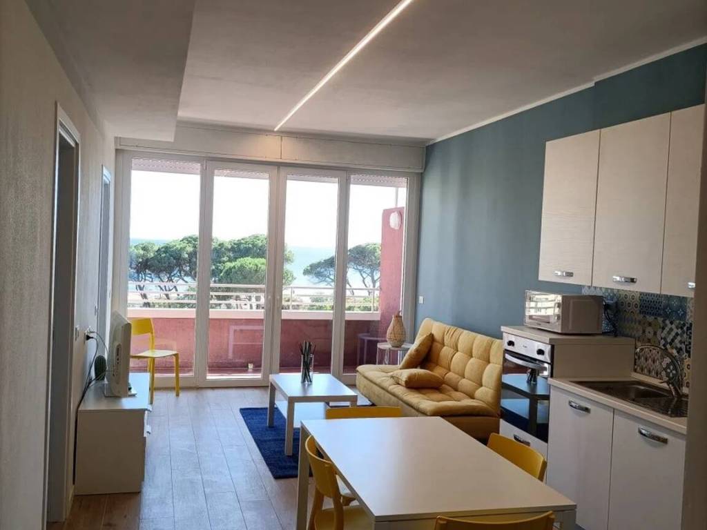 Appartamento a Follonica in Via Litoranea, 72 - Foto 2