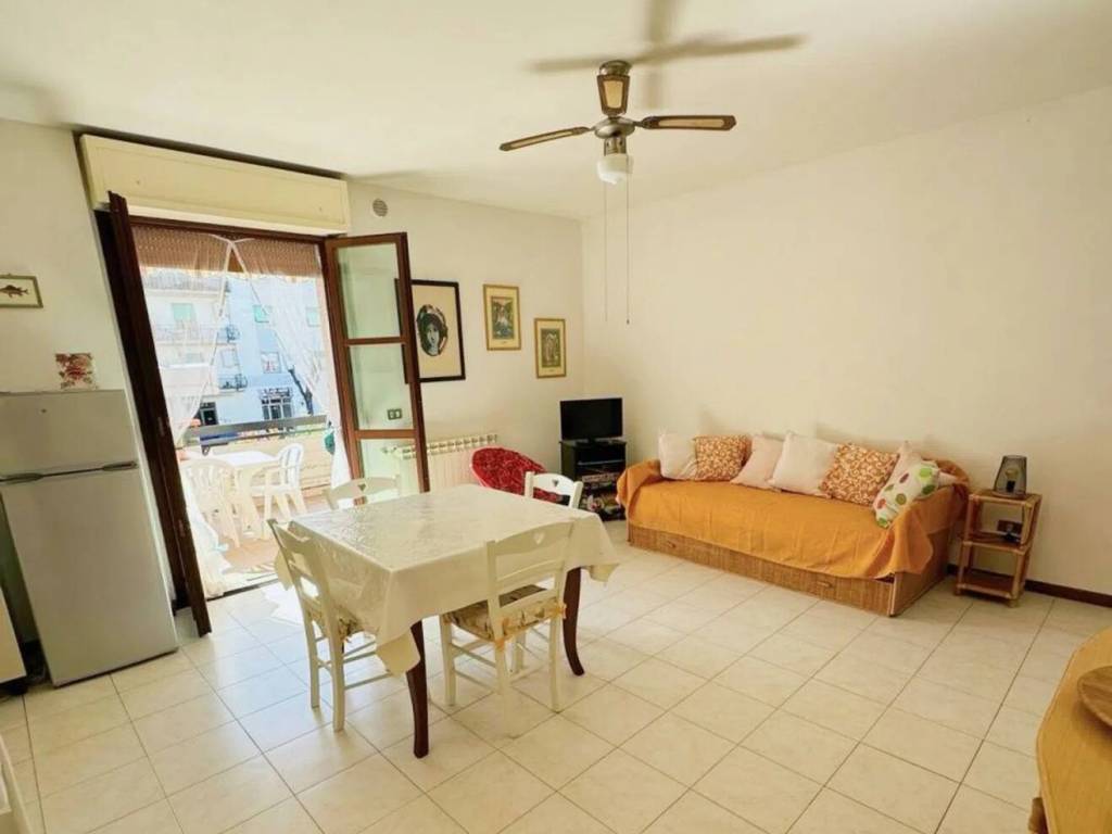 Appartamento a Follonica in Via Litoranea - Foto 2
