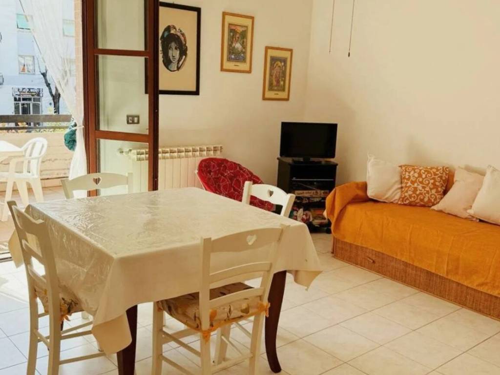 Appartamento a Follonica in Via Litoranea - Foto 3