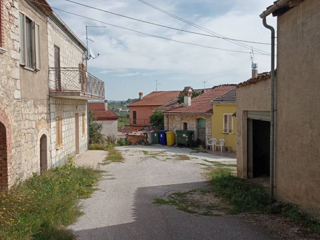 Rustico / casale a Baranello in Via Fonte di Luccara, 33 - Foto 2
