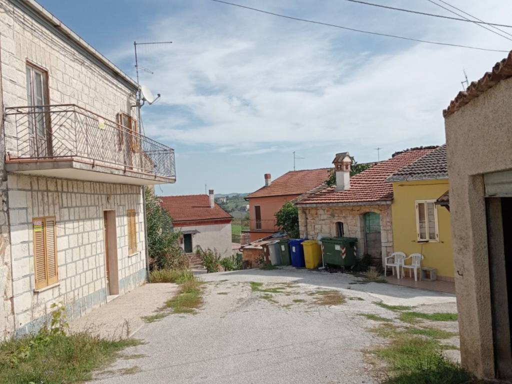 Rustico / casale a Baranello in Via Fonte di Luccara, 33 - Foto 3