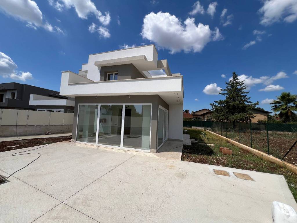Villa a Cisterna di latina in Via delle Querce, 7 - Foto 2