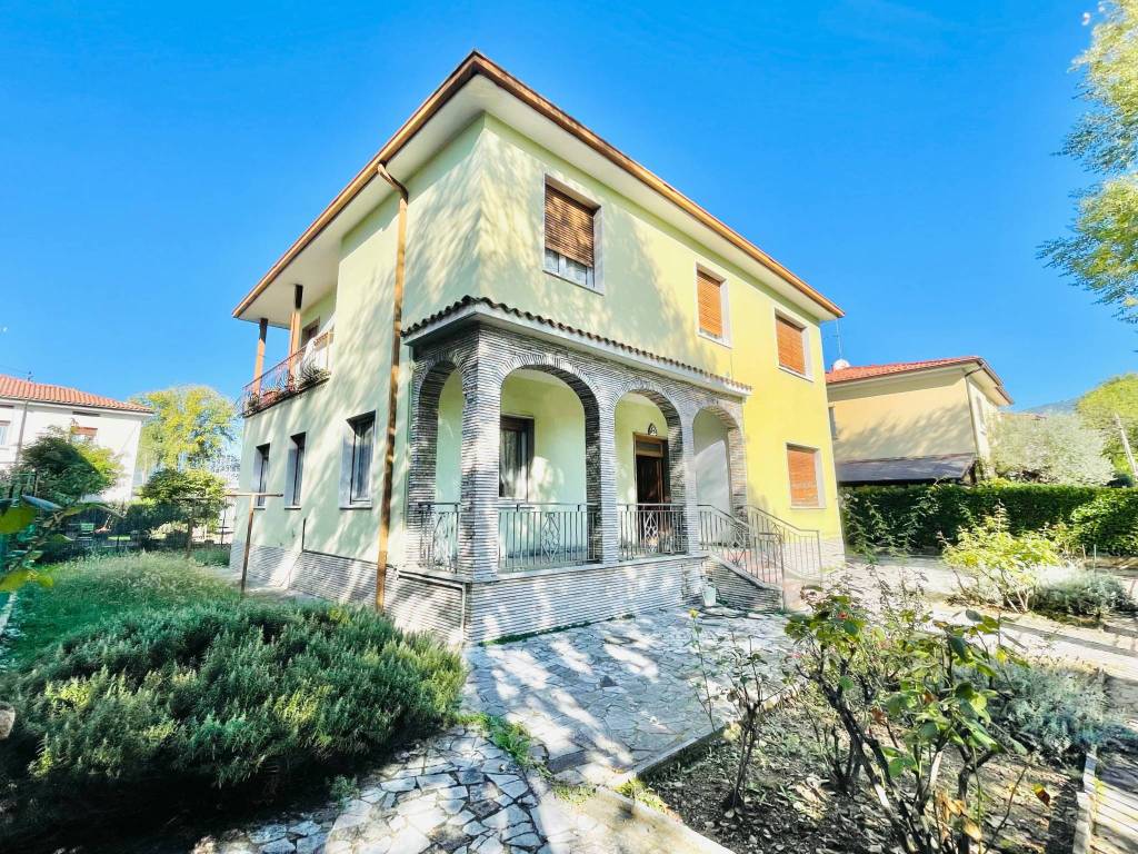 Casa indipendente a Brescia in Via Sorelle Agazzi - Foto 2