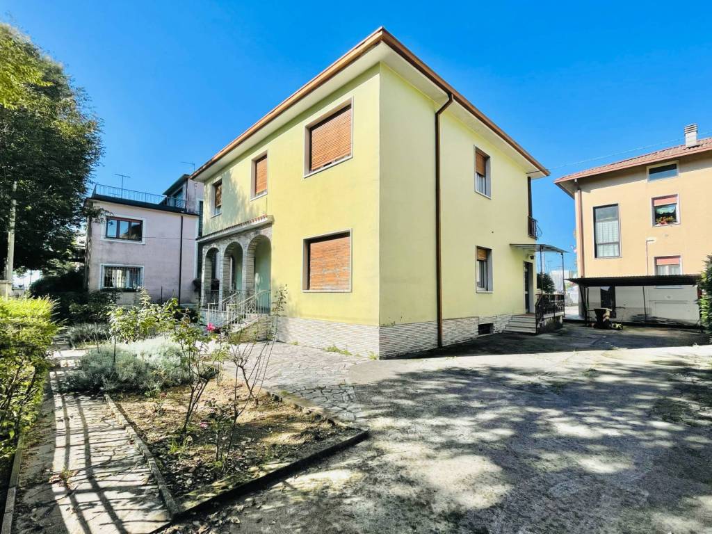 Casa indipendente a Brescia in Via Sorelle Agazzi - Foto 3