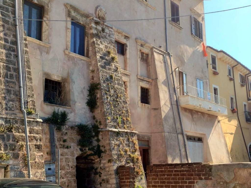 Appartamento a Tocco da casauria in Via Cavour Vico 3 - Foto 2