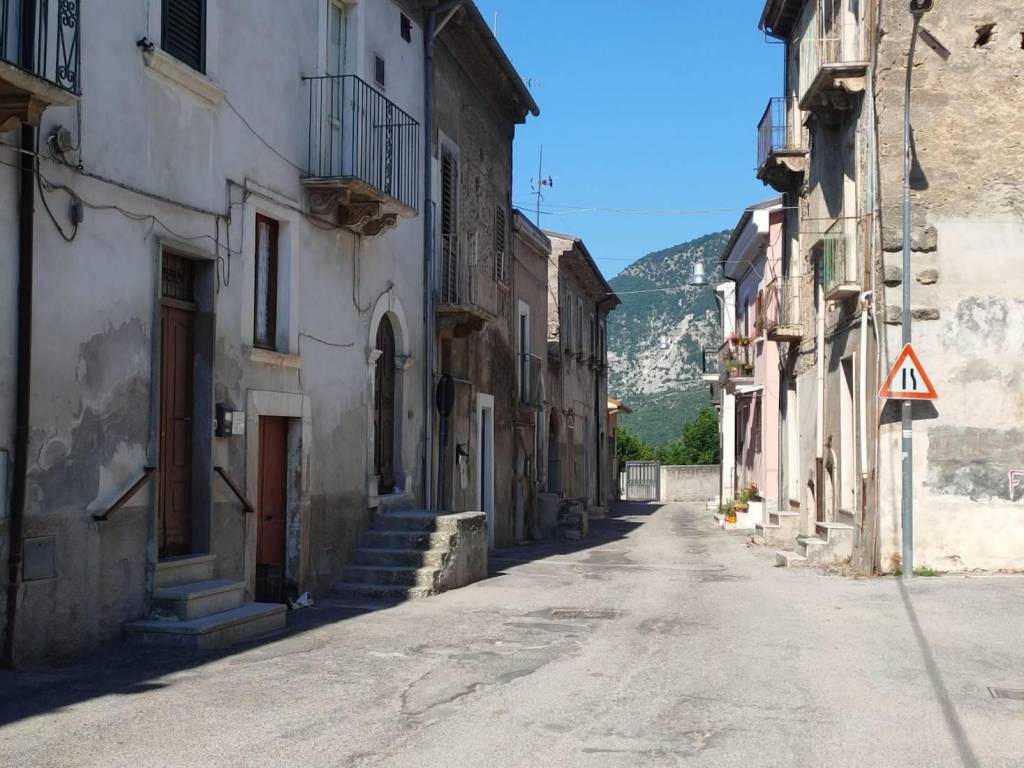 Appartamento a Tocco da casauria in Via Cavour Vico 3 - Foto 3