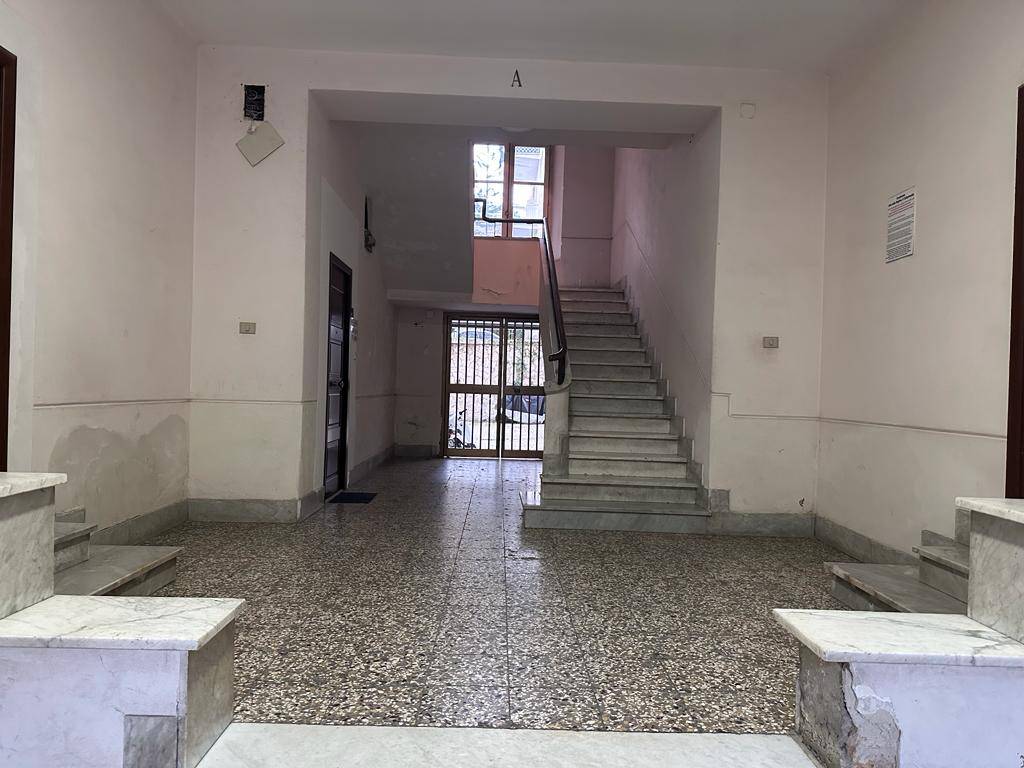 Appartamento a Caltanissetta in Viale della Regione, 6 - Foto 2