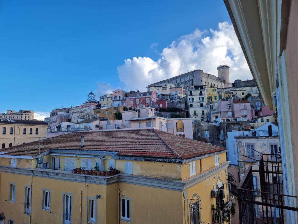 Appartamento a Gaeta in Piazza Generale Vincenzo Traniello, 8 - Foto 2