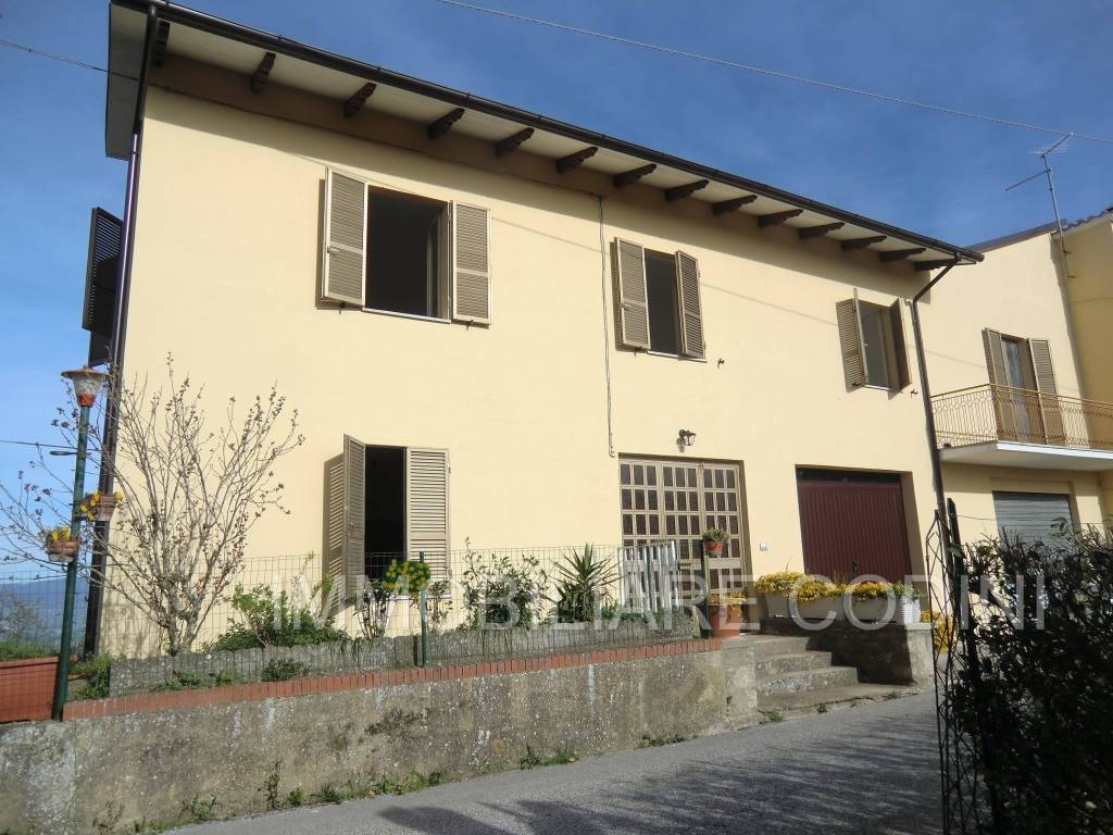 Casa indipendente a Todi in Località Quadro, 8 - Foto 2