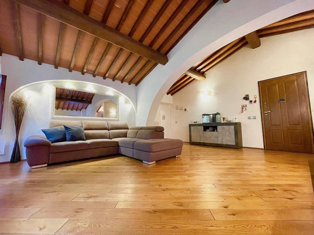 Appartamento a Cavriglia in Via Grazia Deledda - Foto 2