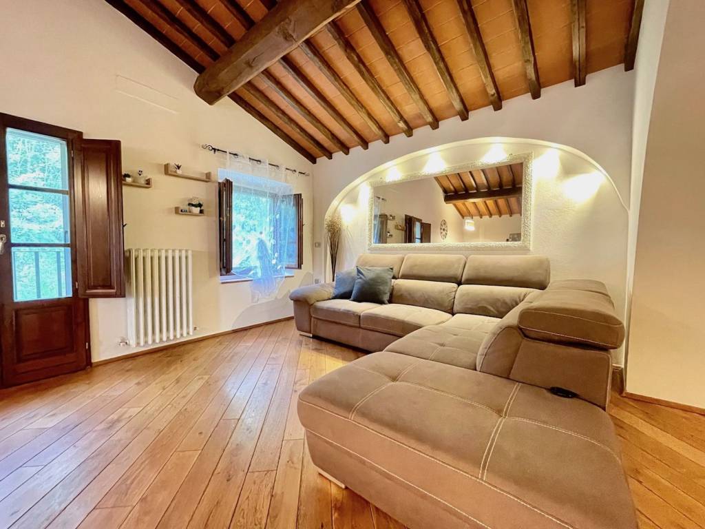 Appartamento a Cavriglia in Via Grazia Deledda - Foto 3