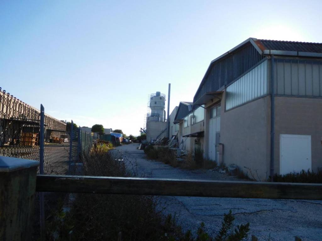 Immobile a Recanati in ZONA INDUSTRIALE - Foto 3
