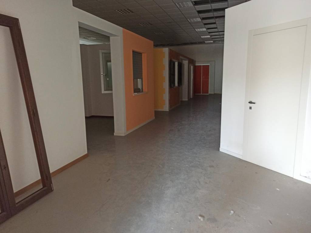 Immobile a Recanati in ZONA INDUSTRIALE - Foto 4