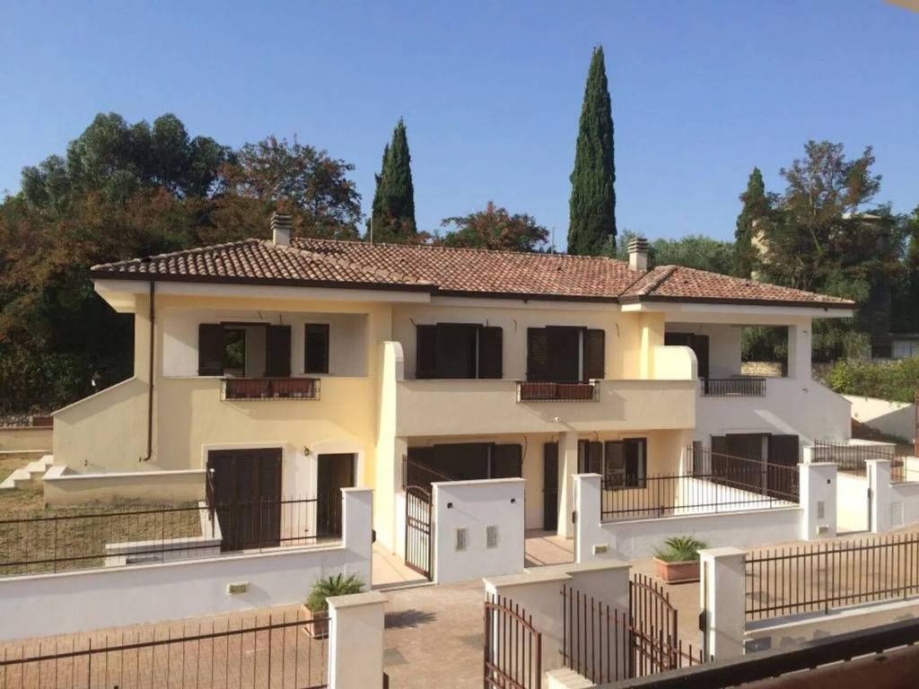 Villa a Fondi in Via Sant'Antonio 3636 S.N.C. - Foto 5