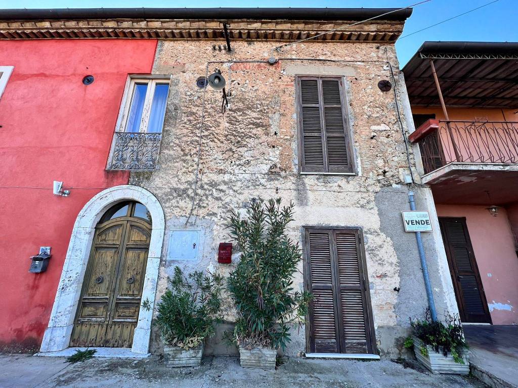 Rustico / casale a Isola del liri in Via Vado Capone Bottiglione, 8 - Foto 3