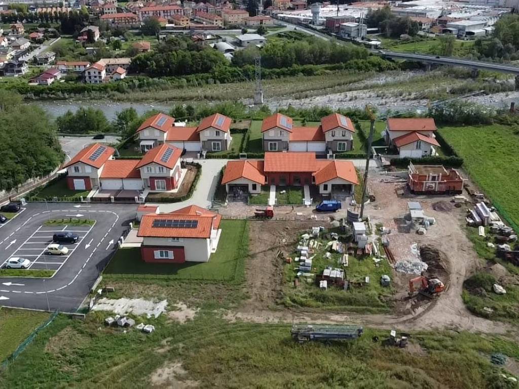 Villa a Borgosesia in Via Abate Salvatore Lirelli - Foto 2