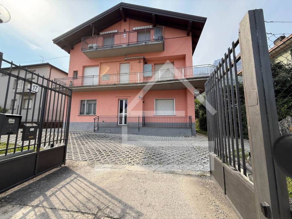 Appartamento a Valmadrera in Via Gian Lorenzo Bernini - Foto 3