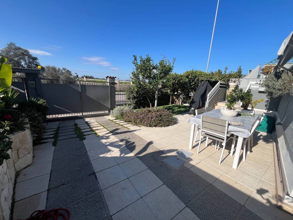 Villa a Bari in Viale Gennaro Trisorio-Liuzzi, 180 - Foto 3