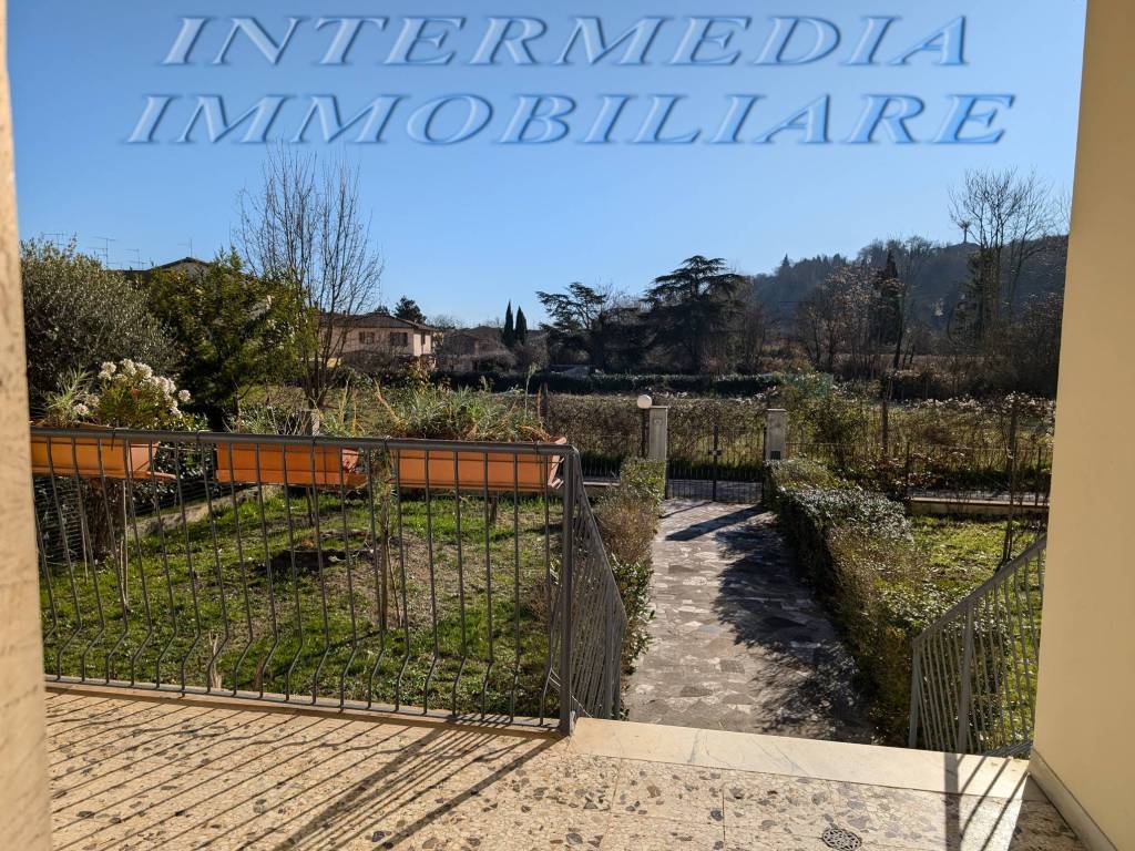 Villa a Montevarchi in Via Antonio Pacinotti - Foto 2