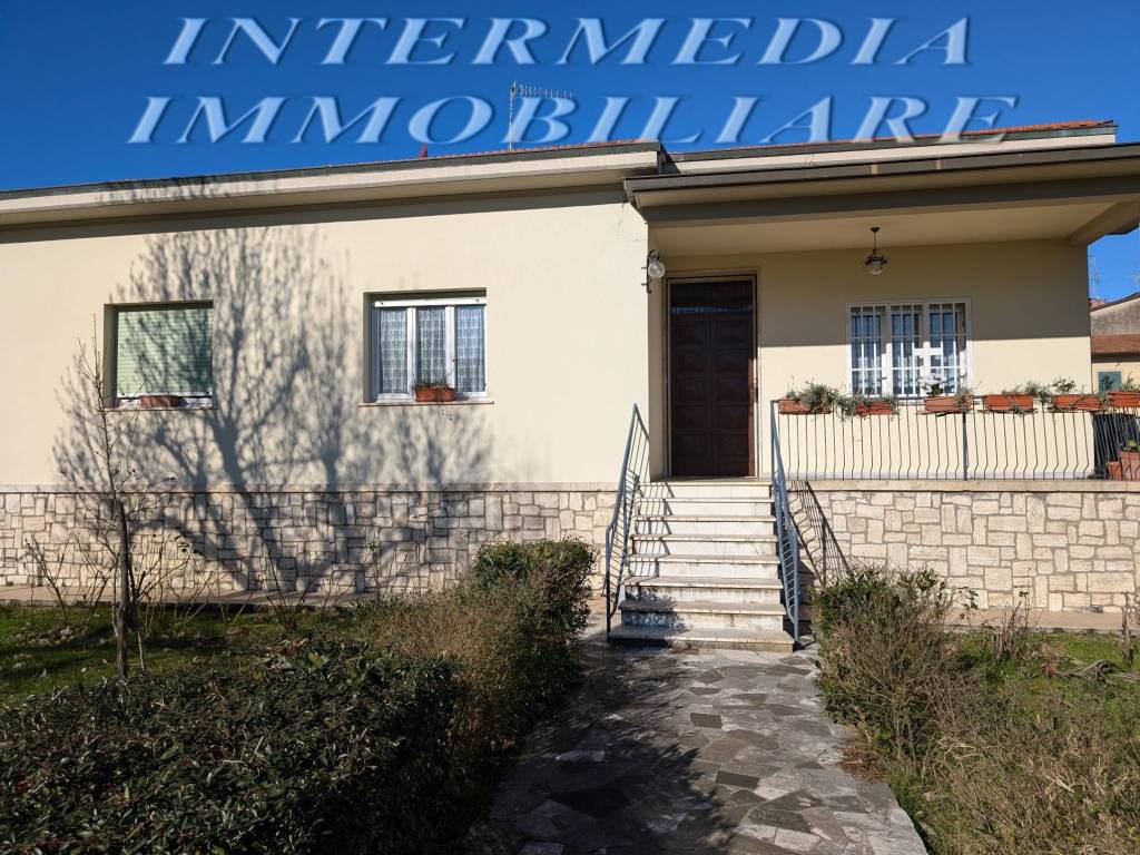 Villa a Montevarchi in Via Antonio Pacinotti - Foto 3