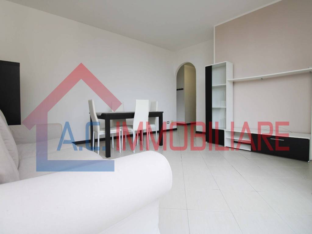 Appartamento a Vergiate in Via Peschiera, 21 - Foto 2