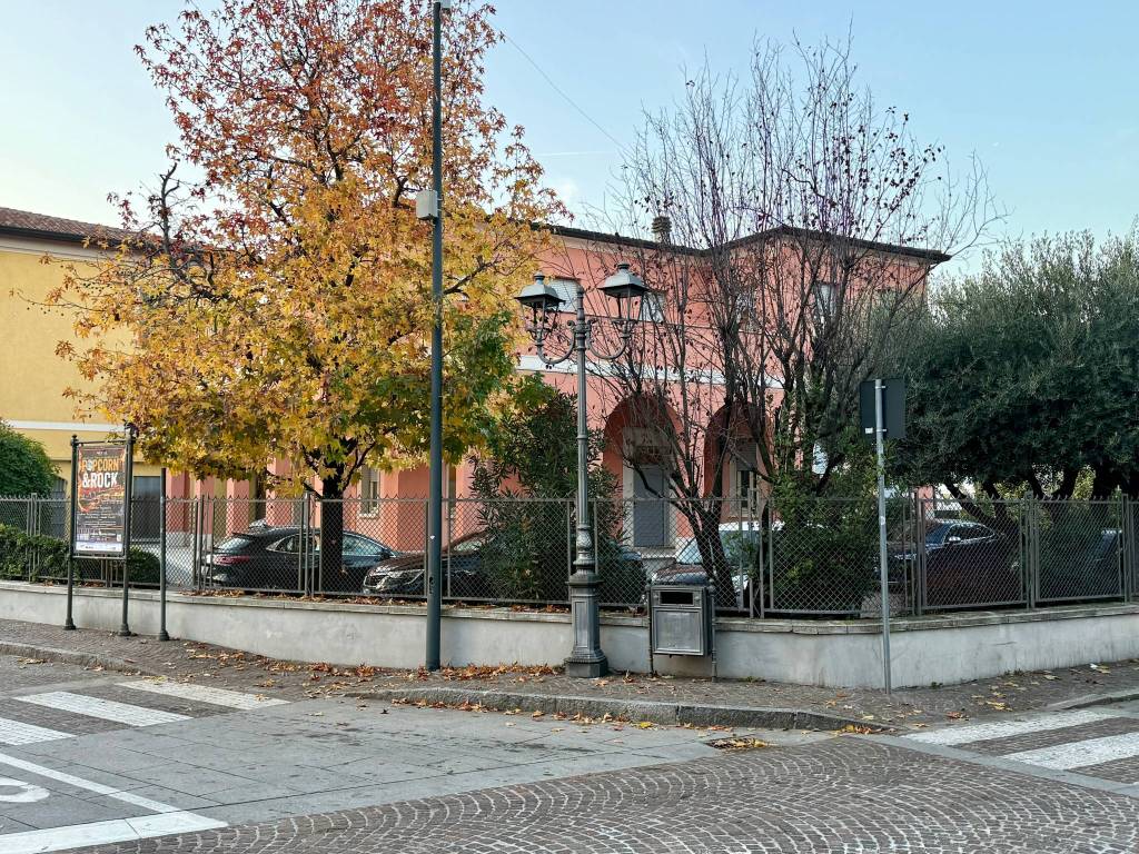 Villa a Montichiari in Via Cesare Battisti - Foto 3