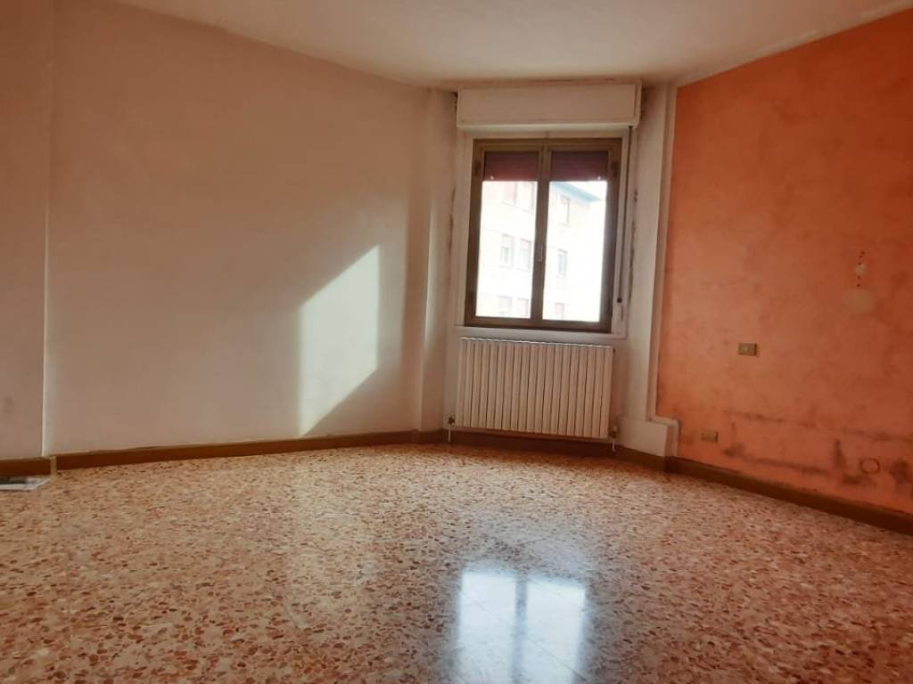 Appartamento a Guastalla in Via Cesarea - Foto 3