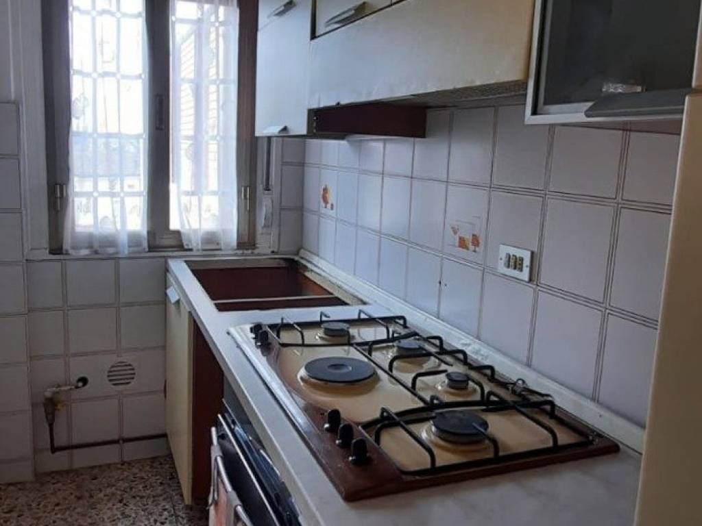 Appartamento a Guastalla in Via Cesarea - Foto 5