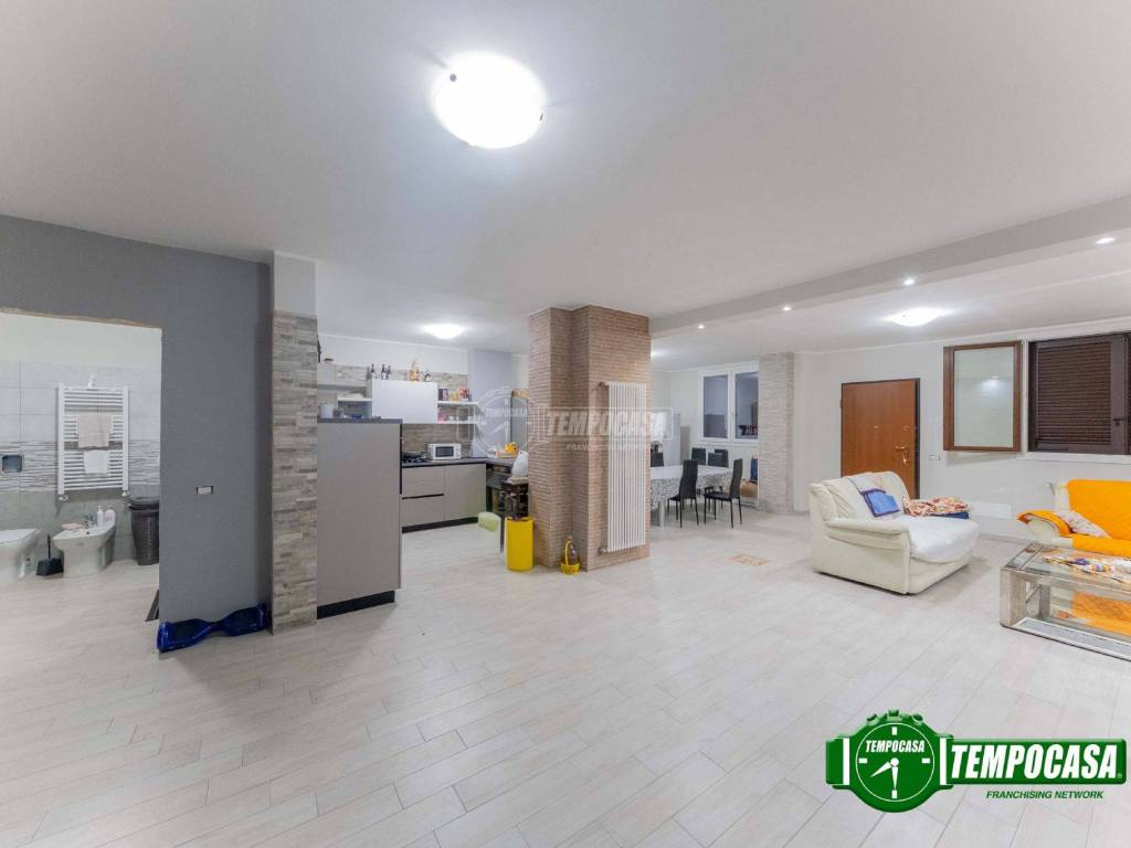 Casa indipendente a Bareggio in Via Brughiera 65 - Foto 2