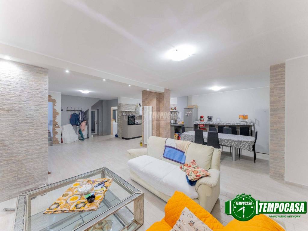 Casa indipendente a Bareggio in Via Brughiera 65 - Foto 4