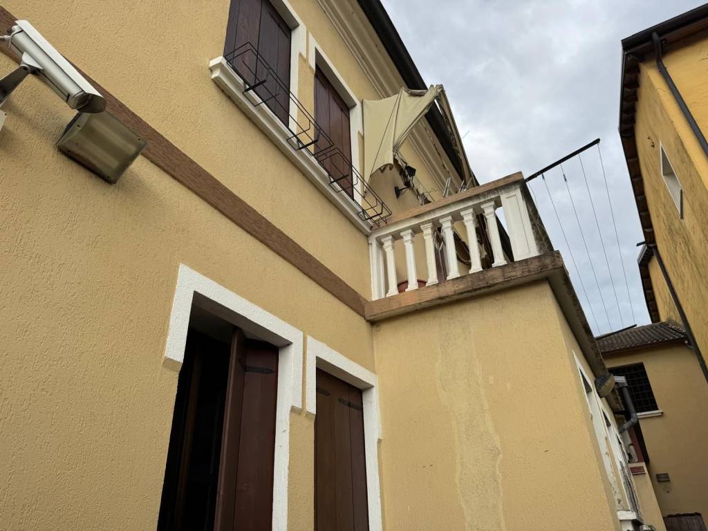 Casa indipendente a Bassano del grappa in Piazzale Luigi Cadorna - Foto 2