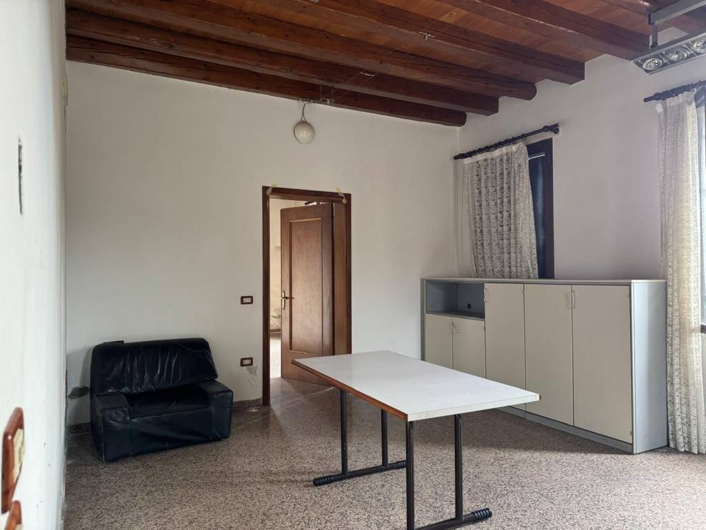 Casa indipendente a Bassano del grappa in Piazzale Luigi Cadorna - Foto 4
