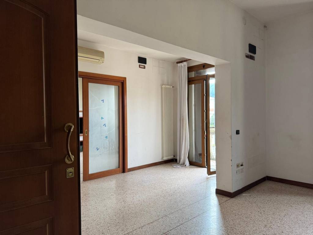 Casa indipendente a Bassano del grappa in Piazzale Luigi Cadorna - Foto 5