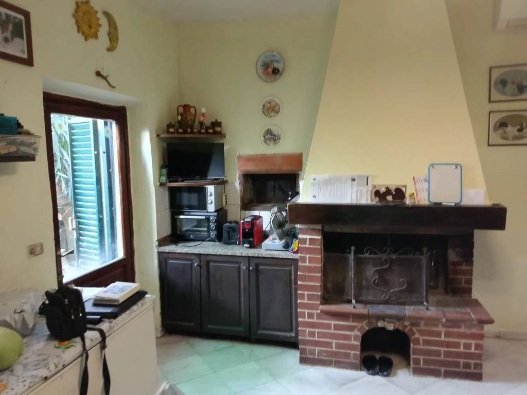 Appartamento a Campi bisenzio in Via Pistoiese - Foto 3