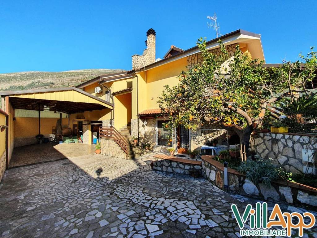 Villa a Fondi in Via Provinciale per Lenola, 12 - Foto 3