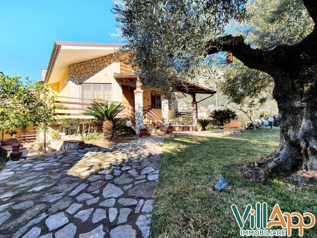 Villa a Fondi in Via Provinciale per Lenola, 12 - Foto 5