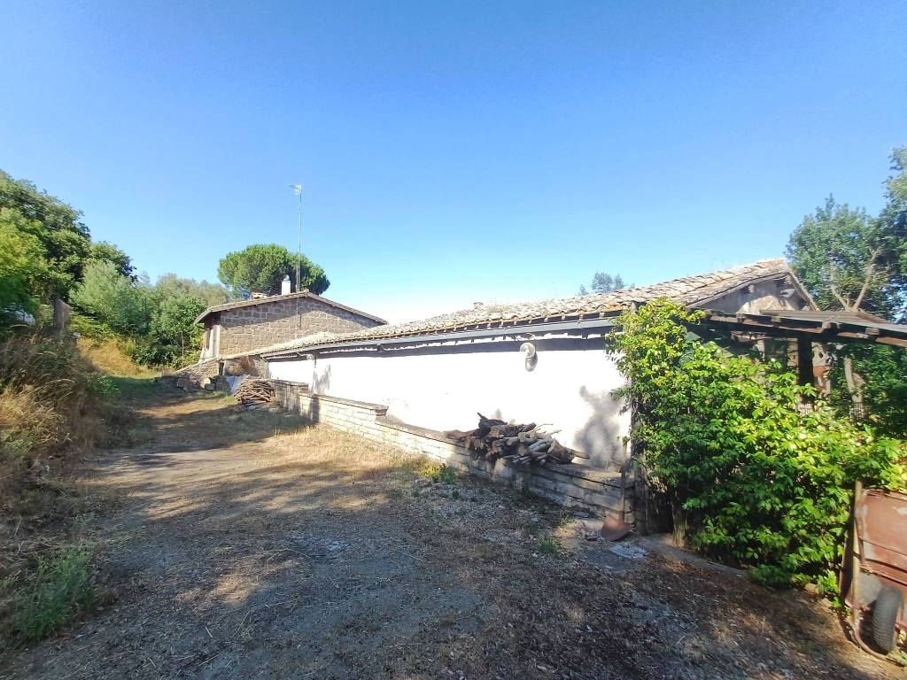 Villa a Viterbo in Strada Trinità - Foto 3