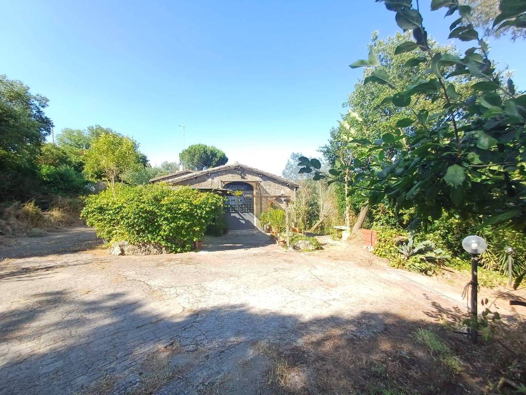 Villa a Viterbo in Strada Trinità - Foto 4