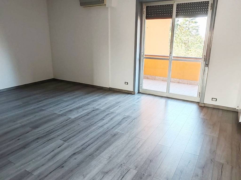 Appartamento a Gorla minore in Via Roma, 11 - Foto 2