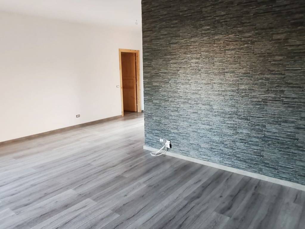 Appartamento a Gorla minore in Via Roma, 11 - Foto 3