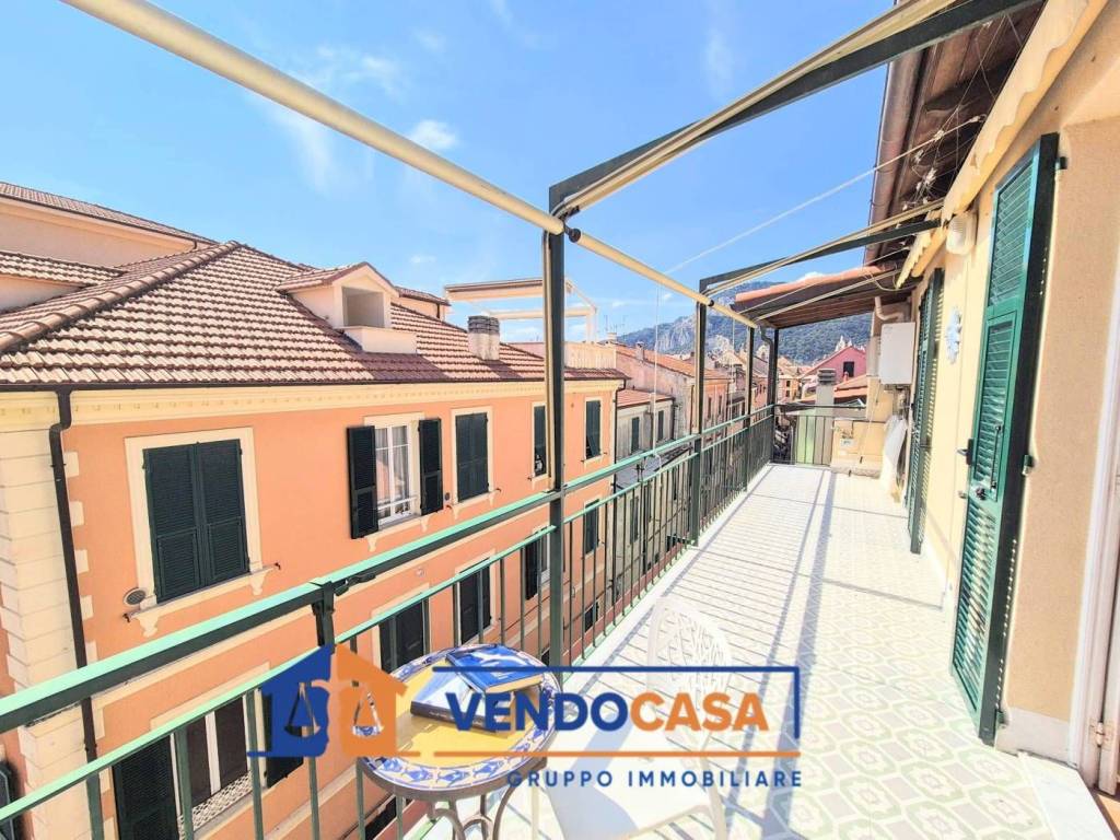 Appartamento a Finale ligure in Via Cristoforo Colombo - Foto 4