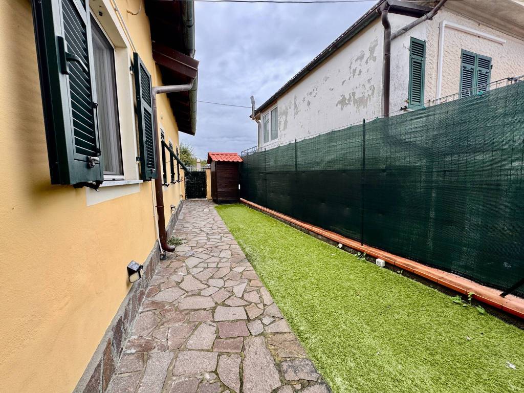Villa a Follo in Via Europa - Foto 2