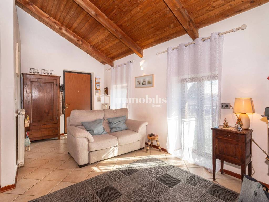 Appartamento a Collegno in Via Martiri del 30 Aprile, 70 - Foto 2