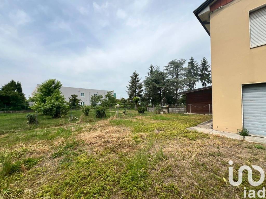 Villa a Finale emilia in Via Agazzi - Foto 3