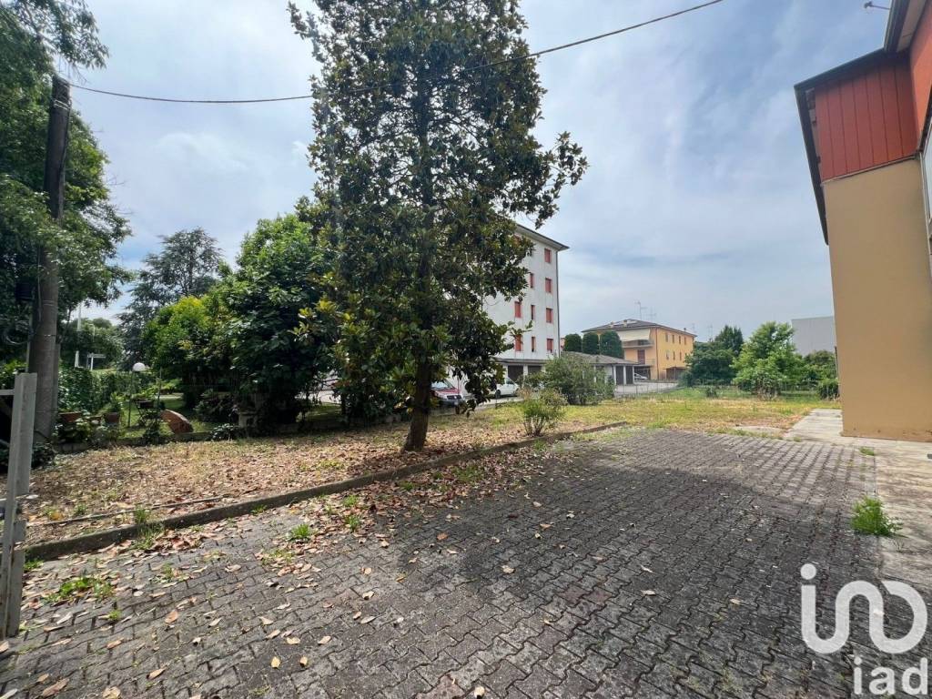 Villa a Finale emilia in Via Agazzi - Foto 4