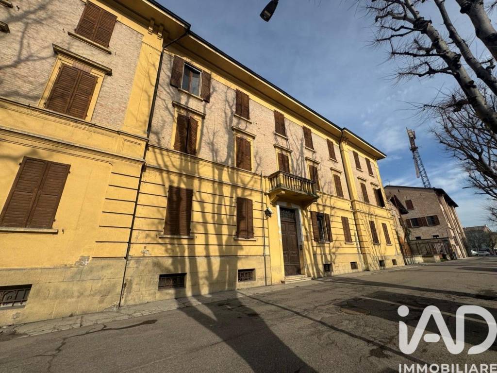Palazzo / stabile a Mirandola in Piazza Circonvallazione, 20 - Foto 3