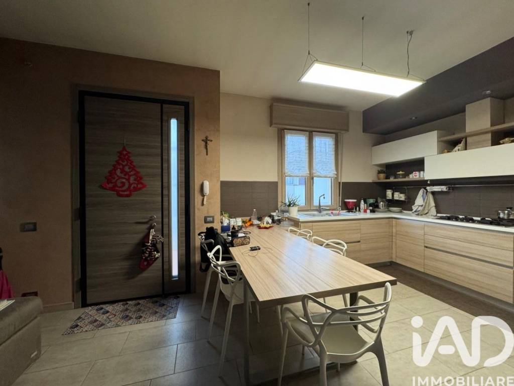 Villa a Mirandola in Via Circonvallazione, 20 - Foto 3