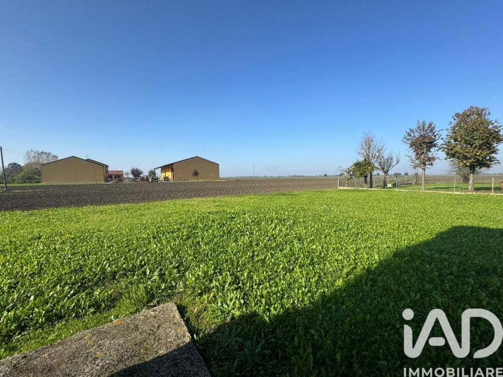 Villa a Mirandola in Via Circonvallazione, 20 - Foto 3